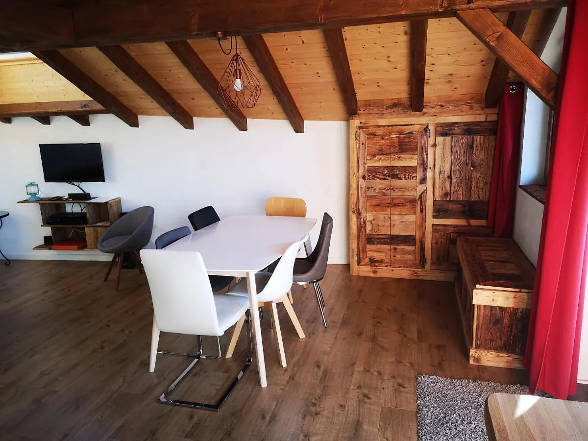 Petit Chalet Vieux Bois Bozel France