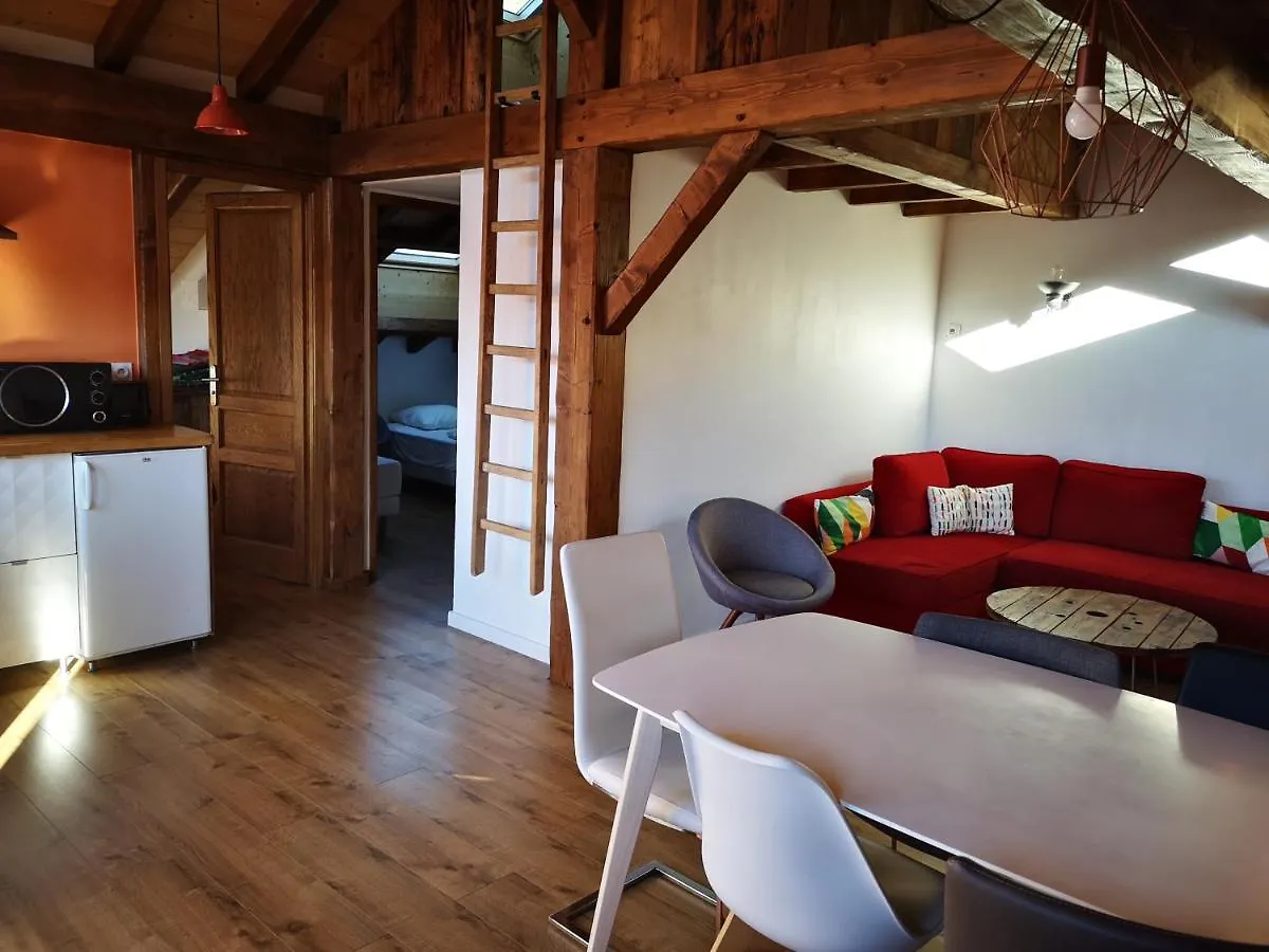 Petit Chalet Vieux Bois Bozel 0*,  France