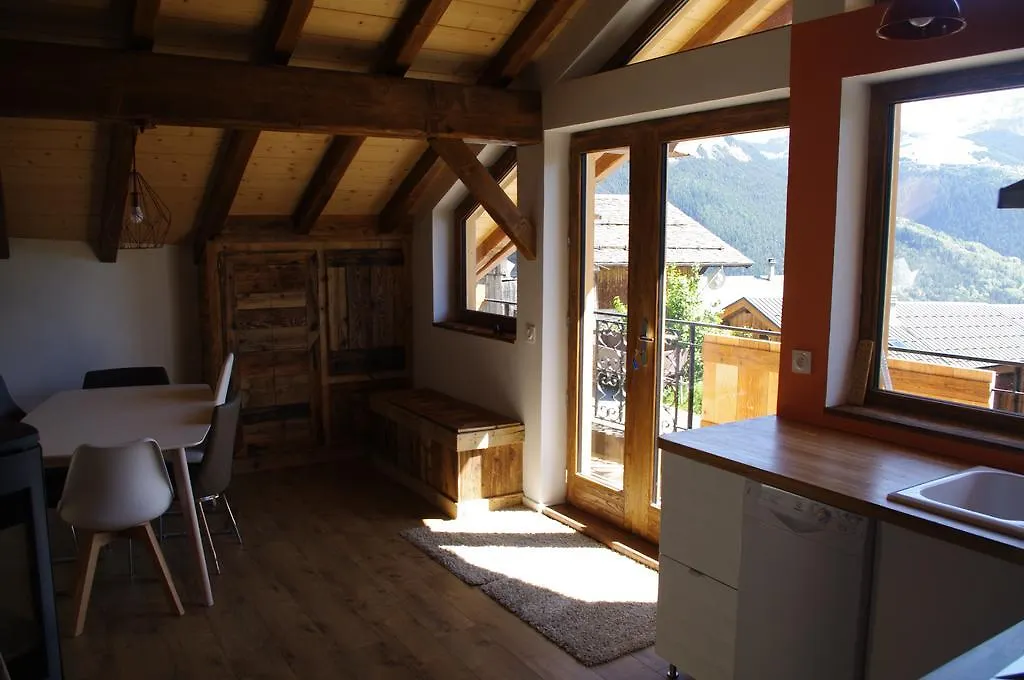 Petit Chalet Vieux Bois Bozel